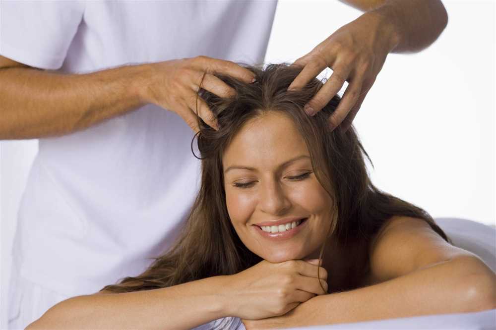 Польза массажа головы для ухода за волосами у женщин