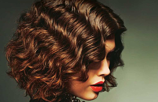Пятерка актуальных укладок для волос женщинам: современные тенденции