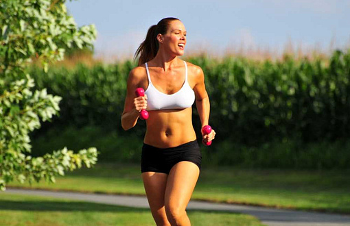 5 ролей регулярных тренировок для женщин в поддержании физической формы и здоровья